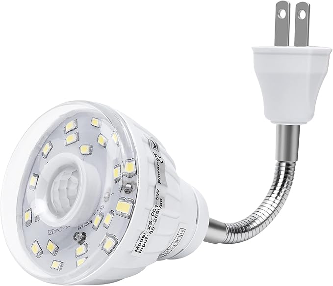 Plug in Motion Sensor Night Light Indoor, PIR Infrared Motion-Activated LED Night Light for AC Outlet,Dusk to Dawn Sensor Smartlight,360° Directional Rotating for Garage Stairway, 5W White, 1 PCS