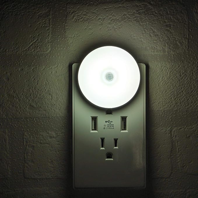 LED Motion Sensor Night Light, Sensor Night Light Plug in, Motion Nightlight Plug into Wall, Energy Efficient, Cool White Night Light for Bathroom, Bedroom, Kitchen, Hallway, Stairway, 2 Pack