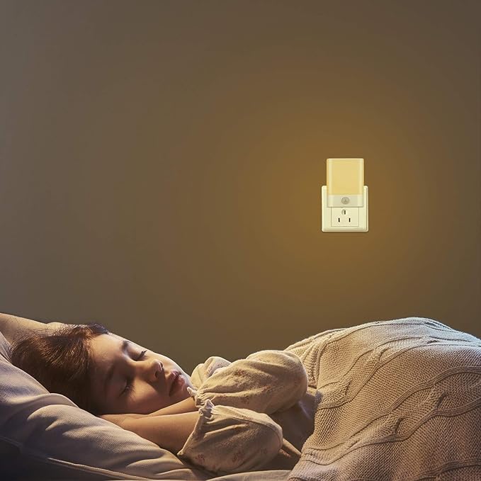 LED Night Light Plug in, Motion Sensor Night Light with Adjustable Brightness 3 Lighting Mode AUTO/ON/Off for Children, Bedroom, Hallway Light, 1-Pack